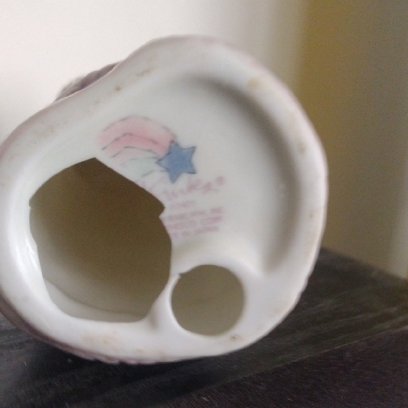 Vintage 1988 KINKA Porcelain Figurine by Enesco - Girl with Bouquet - Picture 12 of 13